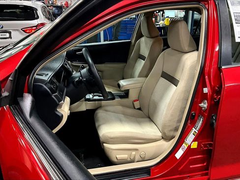 Used 2013 Toyota Camry LE image 8