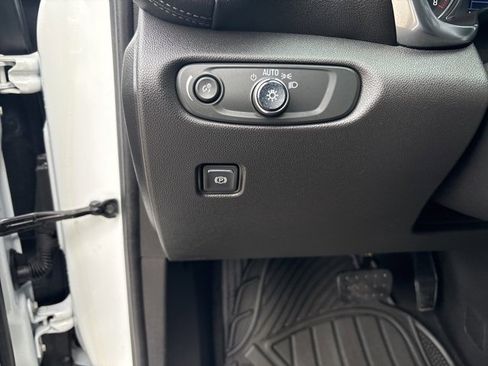 Used 2020 Chevrolet Blazer LT image 21