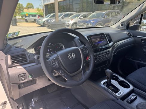 Used 2018 Honda Pilot EX image 3