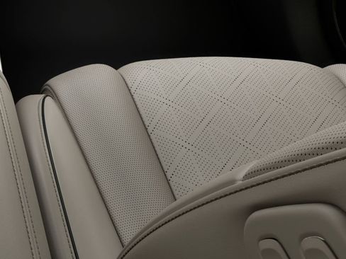 Certified 2025 Genesis GV80 2.5T Advanced image 24