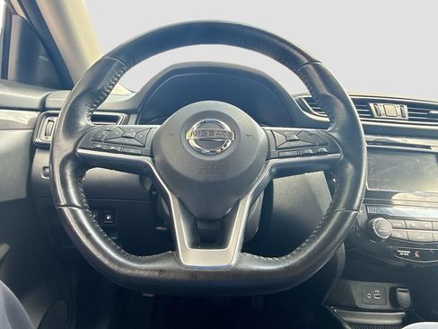 Used 2019 Nissan Rogue SV AWD/4WD image 11