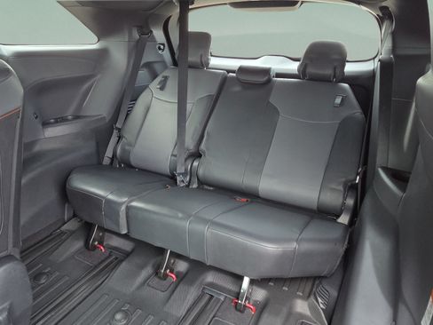 Certified 2021 Toyota Sienna XSE AWD/4WD image 13