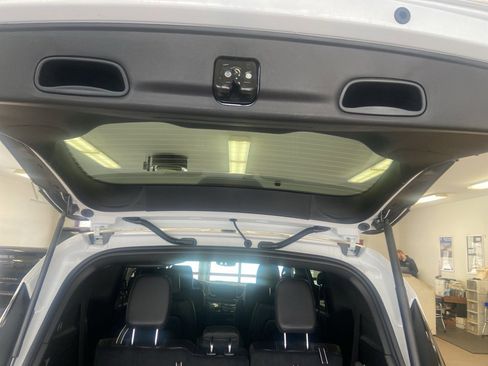 New 2026 Chrysler Pacifica Select image 15