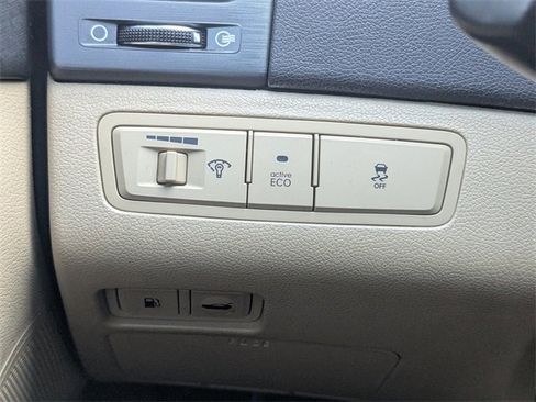 Used 2012 Hyundai Sonata GLS image 22