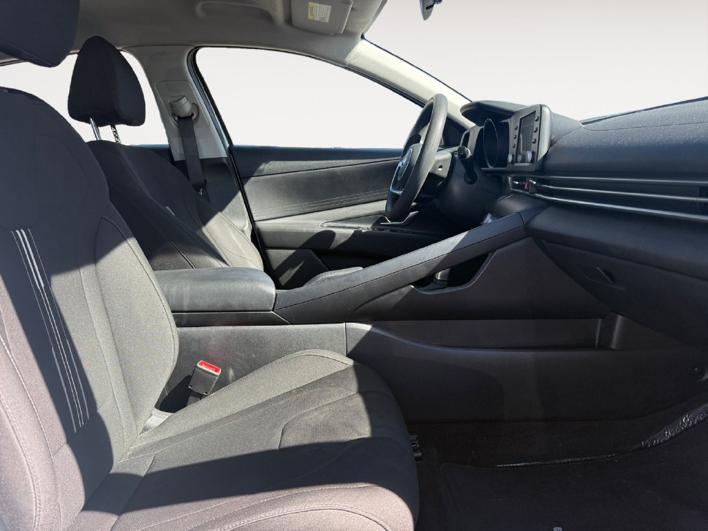 Used 2022 Hyundai Elantra SEL w/ Preferred Accessory Package FWD image 15