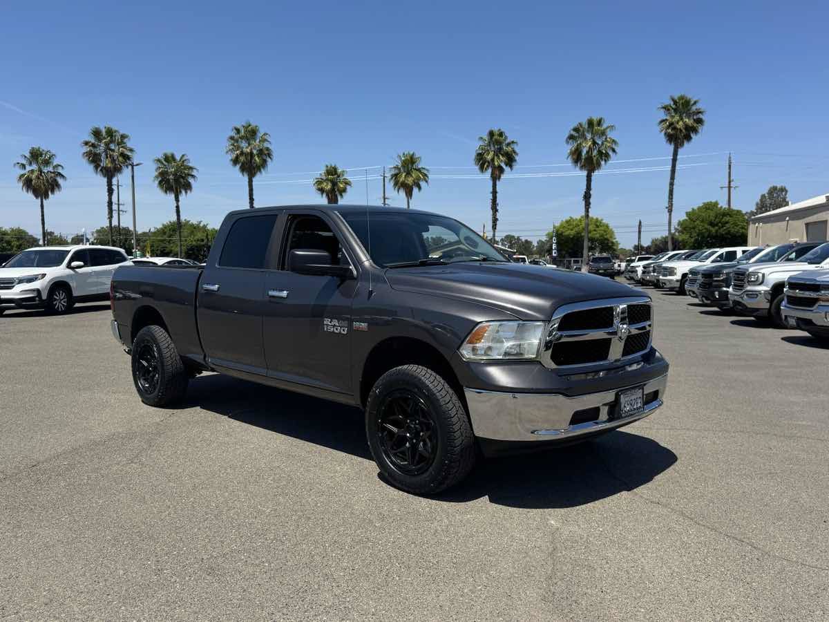 Used 2017 RAM 1500 Classic SLT AWD/4WD image 2