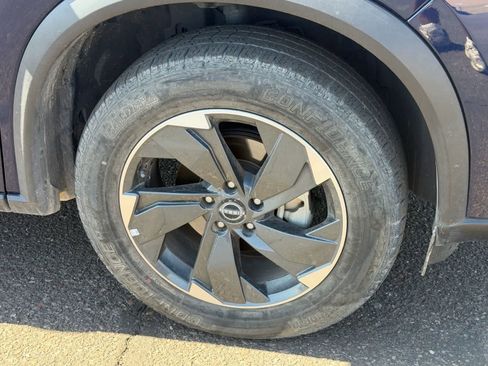 Used 2024 Nissan Rogue SV AWD/4WD image 6