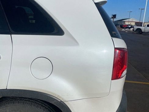 Used 2012 Kia Sorento EX image 3