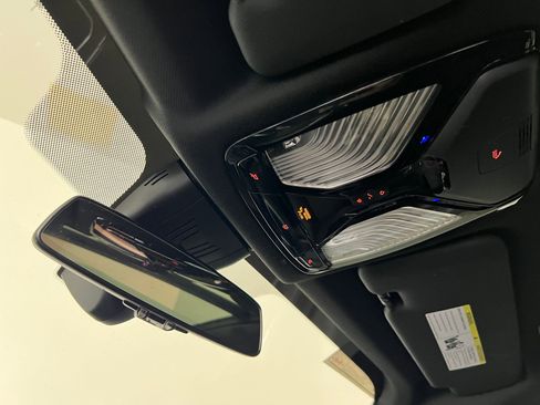 Used 2022 BMW X5 xDrive40i w/ M Sport Package image 19