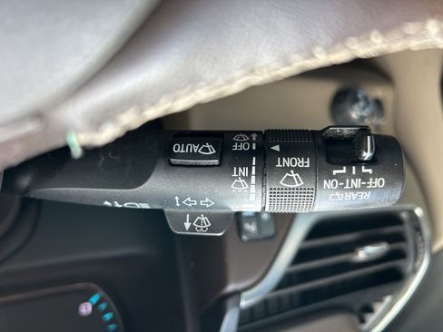 Used 2020 Chevrolet Suburban Premier image 30