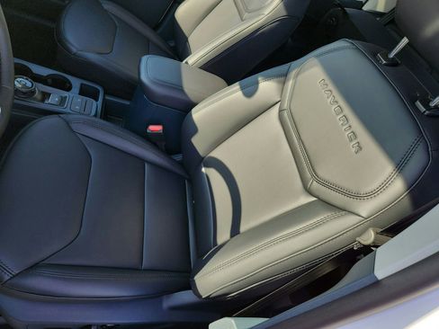 New 2025 Ford Maverick Lariat w/ Black Appearance Package image 12