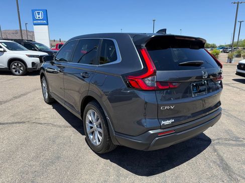 Used 2025 Honda CR-V EX image 9