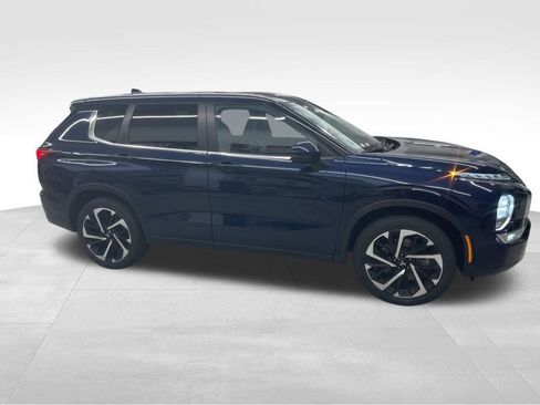 Used 2024 Mitsubishi Outlander SE image 22