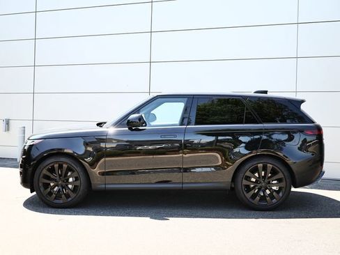 Used 2026 Land Rover Range Rover Sport SE AWD/4WD image 4