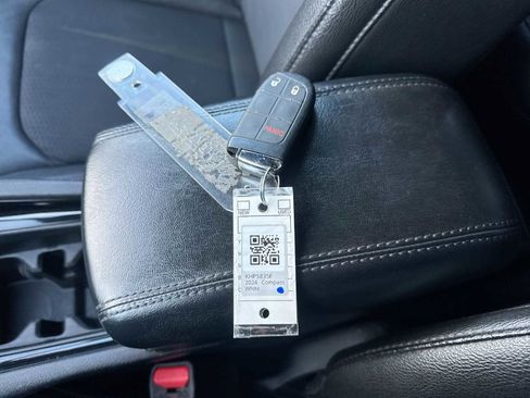 Used 2024 Jeep Compass Trailhawk image 31