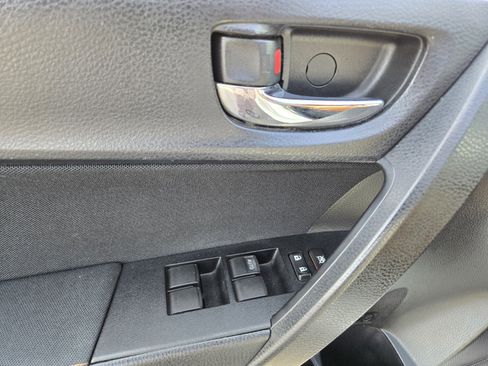 Used 2014 Toyota Corolla LE image 16