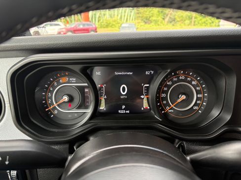 Used 2025 Jeep Wrangler Sport AWD/4WD image 20