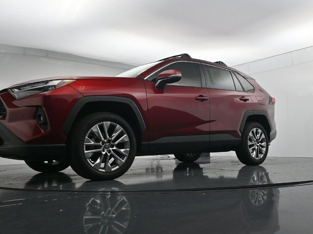 Used 2023 Toyota RAV4 XLE Premium FWD image 34