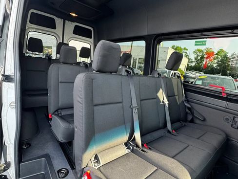 Used 2024 Mercedes-Benz Sprinter 2500 image 13