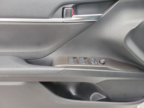 Used 2023 Toyota Camry SE image 15