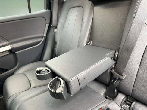 Certified 2022 Mercedes-Benz GLB 250 4MATIC image 23