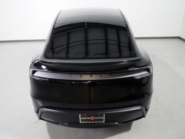Used 2026 Tesla Model Y Long Range RWD image 8