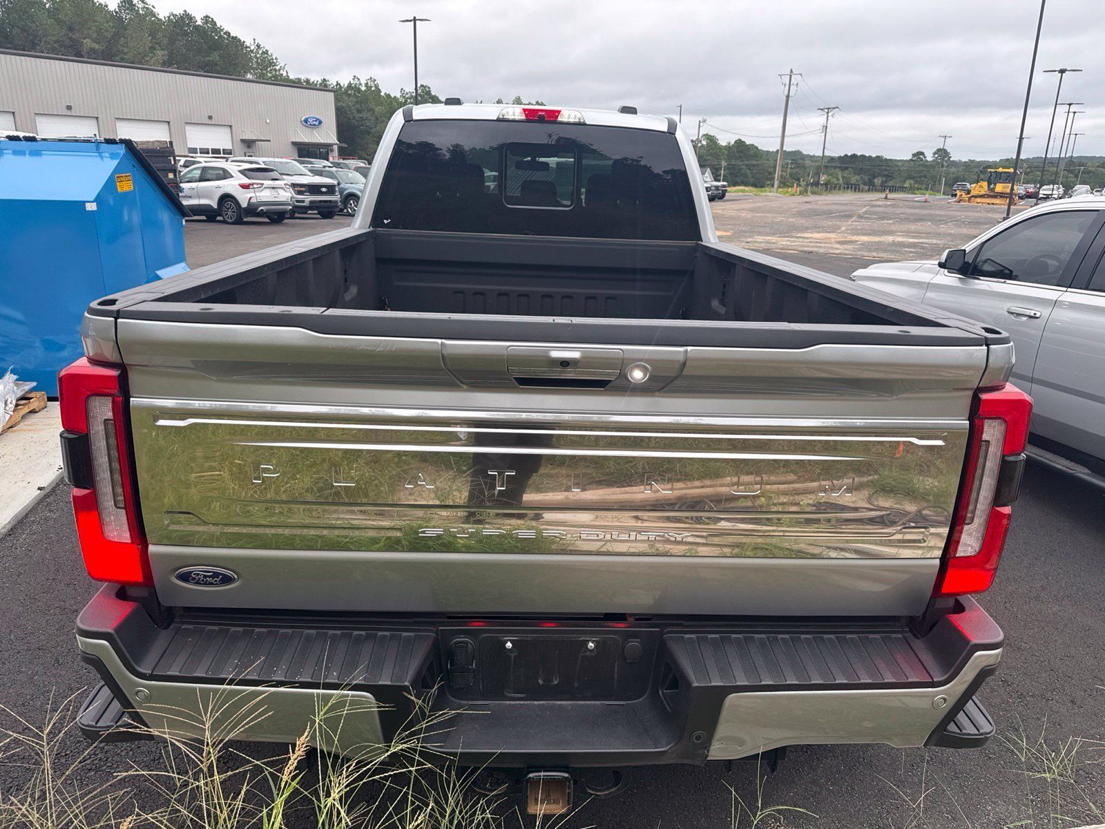 Used 2024 Ford F450 Platinum w/ FX4 Off-Road Package AWD/4WD image 6
