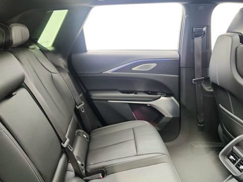 Used 2024 Cadillac Lyriq Sport image 26