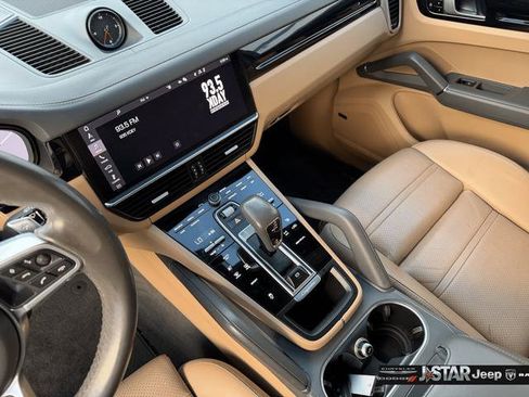 Used 2021 Porsche Cayenne image 20