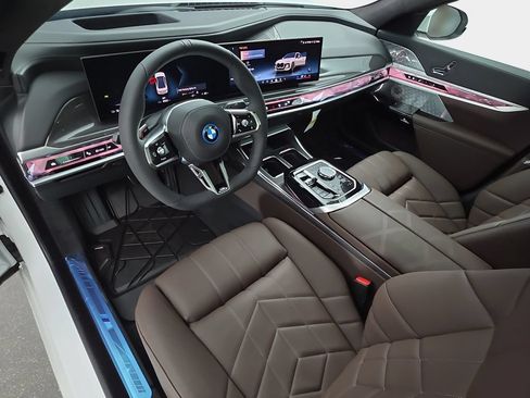 New 2026 BMW i7 xDrive60 w/ Executive Package AWD/4WD image 16