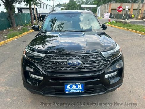 Used 2023 Ford Explorer XLT w/ Equipment Group 202A AWD/4WD image 4