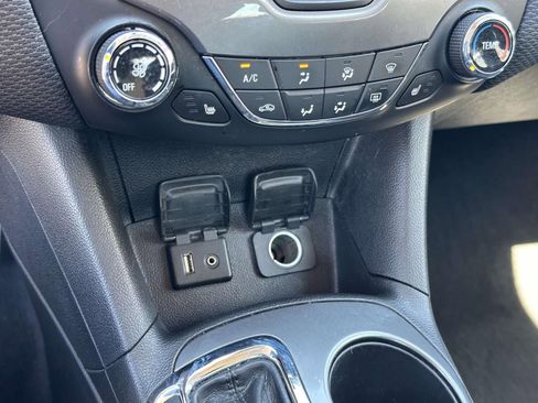 Used 2018 Chevrolet Cruze LT w/ Convenience Package FWD image 18