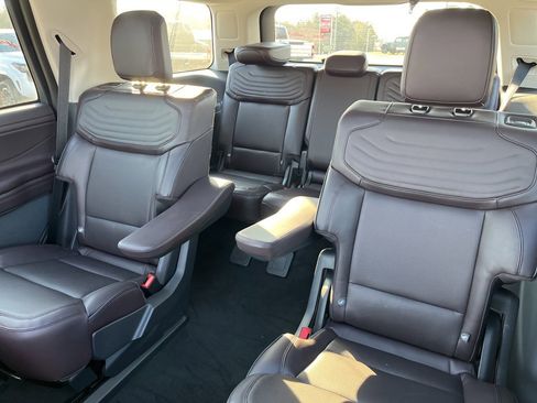 Used 2025 Ford Expedition Platinum w/ Platinum Ultimate Package image 16