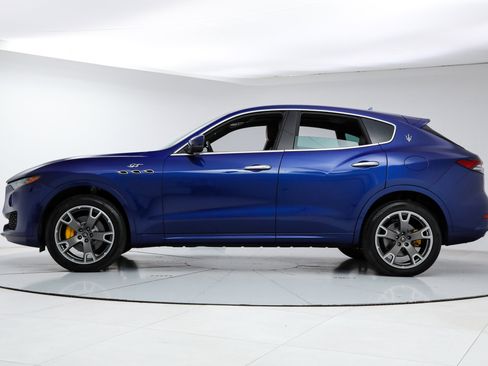 Certified 2023 Maserati Levante GT AWD/4WD image 2