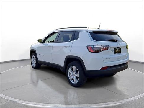Used 2022 Jeep Compass Latitude w/ Convenience Group AWD/4WD image 6