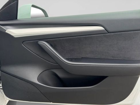 Used 2021 Tesla Model 3 Standard Range Plus image 30