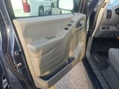 Used 2019 Nissan Frontier SV w/ Value Truck Package RWD image 8