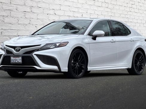 Used 2021 Toyota Camry XSE image 8