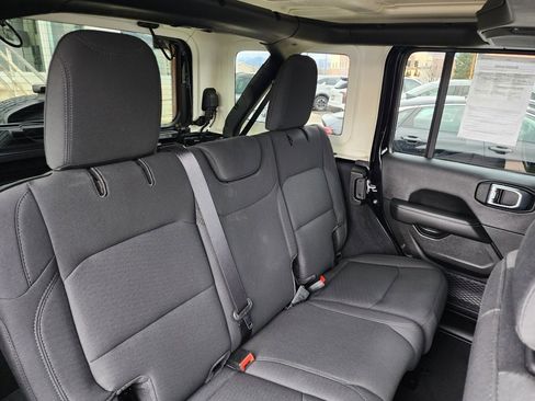 Used 2022 Jeep Wrangler Unlimited Sahara w/ LED Lighting Group image 15