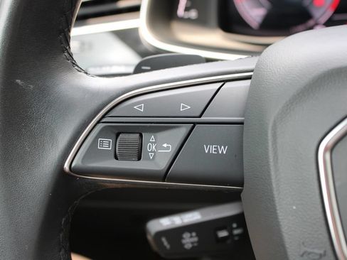 Used 2022 Audi Q8 Premium Plus AWD/4WD image 16