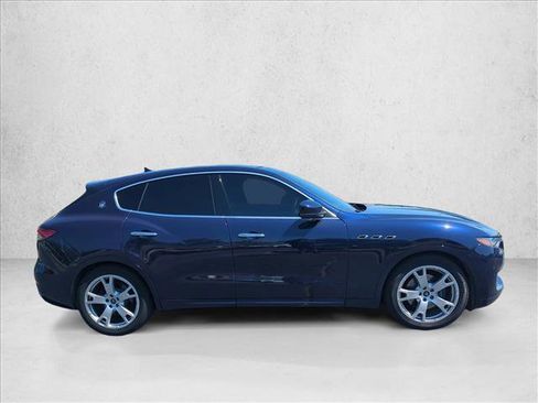 Used 2021 Maserati Levante AWD/4WD image 4