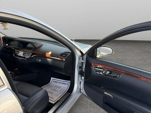 Used 2009 Mercedes-Benz S 550 4MATIC image 19