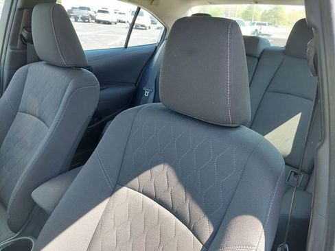 Used 2024 Toyota Corolla LE image 5