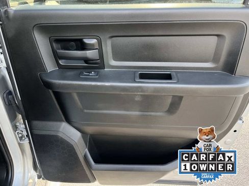 Used 2018 RAM 2500 Tradesman w/ Chrome Appearance Group image 17