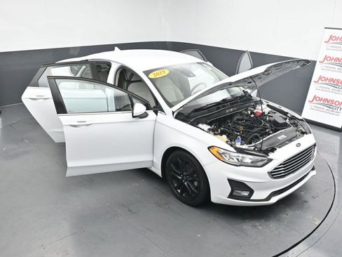 Used 2019 Ford Fusion SE w/ Equipment Group 151A image 39