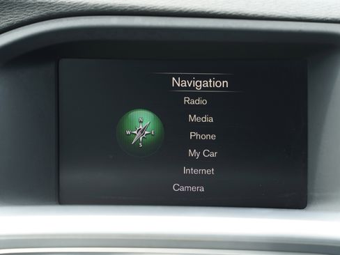 Used 2018 Volvo V60 T5 Dynamic w/ Vision Package FWD image 28