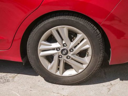 Used 2019 Hyundai Elantra SEL image 6