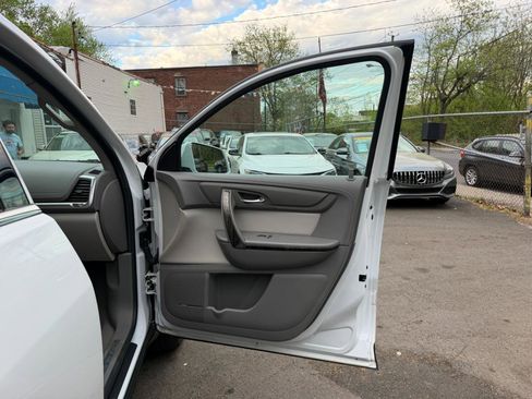 Used 2017 GMC Acadia Limited SLT image 44