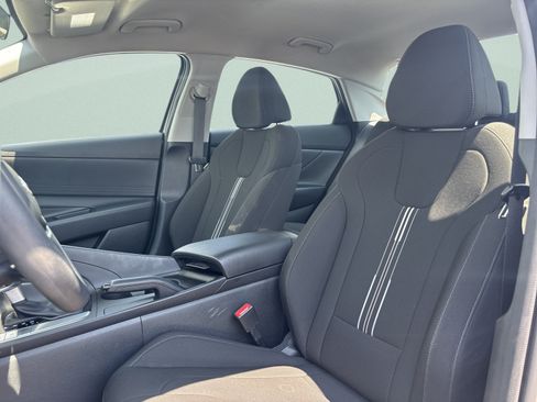 Used 2023 Hyundai Elantra SEL w/ Cargo Package FWD image 11
