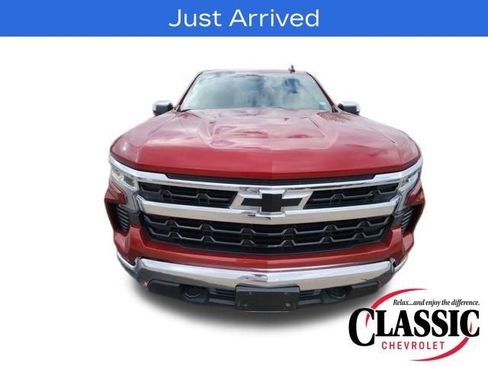 Used 2024 Chevrolet Silverado 1500 LT w/ Convenience Package II image 3